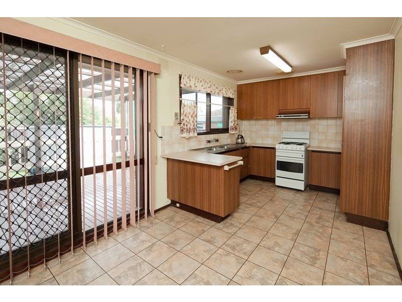 14 Whitehaven Crescent, Noble Park North VIC 3174