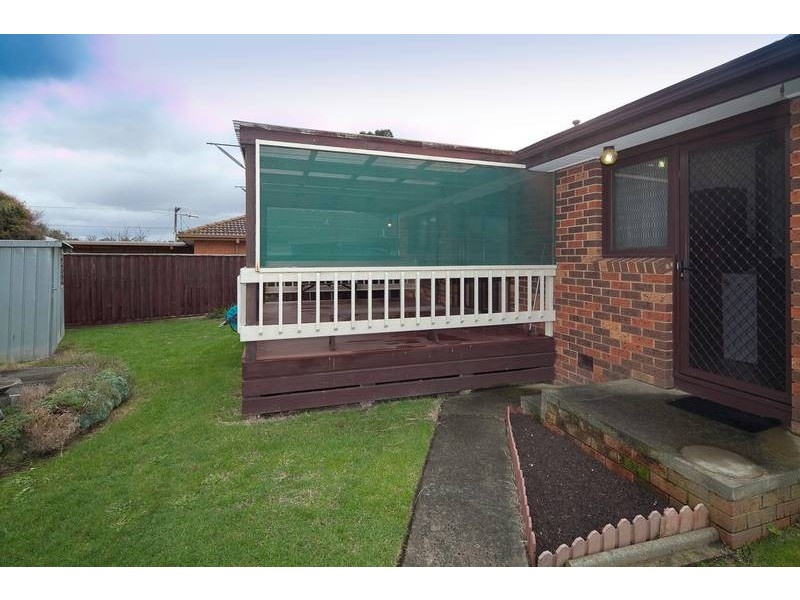 14 Whitehaven Crescent, Noble Park North VIC 3174