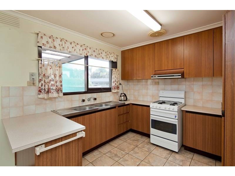 14 Whitehaven Crescent, Noble Park North VIC 3174