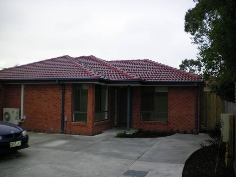 2/17 Rachael Avenue, Cranbourne North VIC 3977