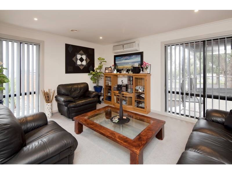 110 Reema Boulevard, Endeavour Hills VIC 3802