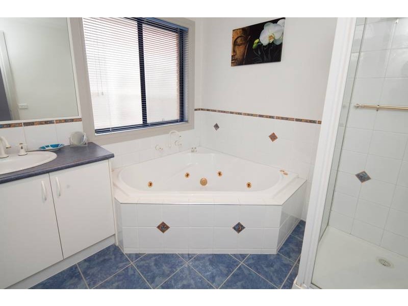 110 Reema Boulevard, Endeavour Hills VIC 3802