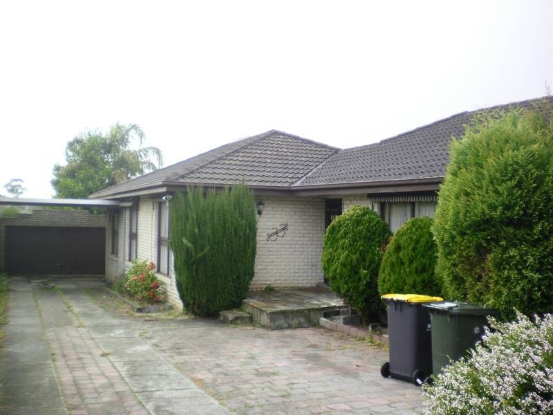 33 Lotus Crescent, Mulgrave VIC 3170