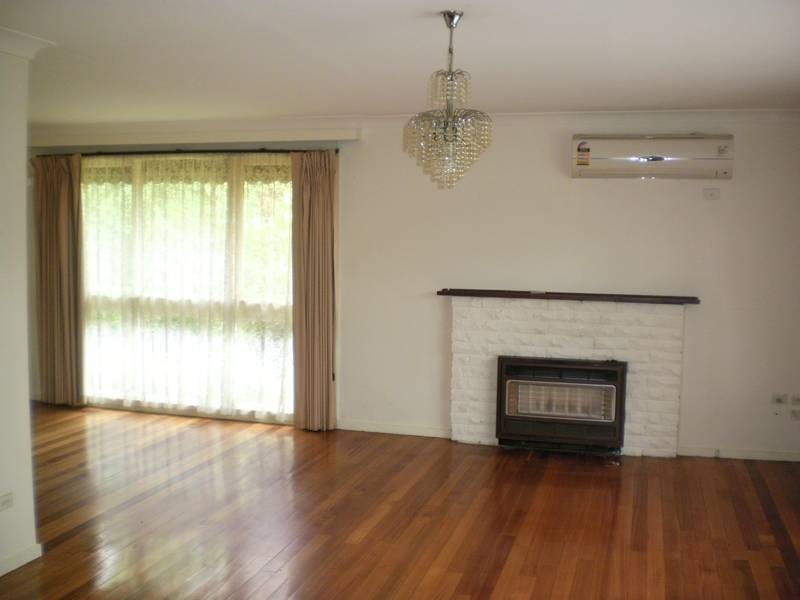 33 Lotus Crescent, Mulgrave VIC 3170