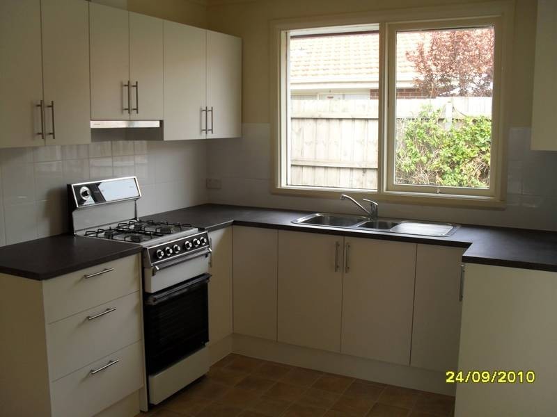 2/67 Hammond Road, Dandenong VIC 3175