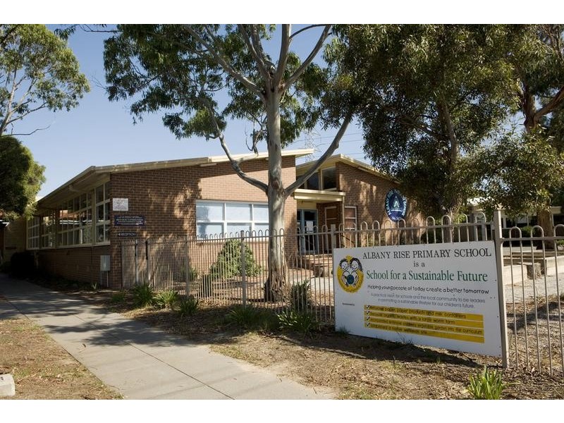 8 Aintree Avenue, Mulgrave VIC 3170