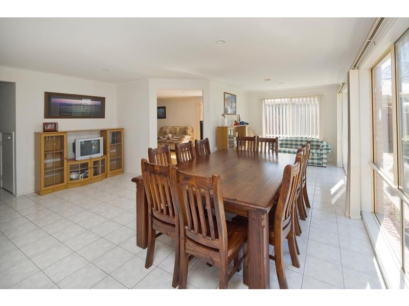 64 Botanical Grove, Doveton VIC 3177