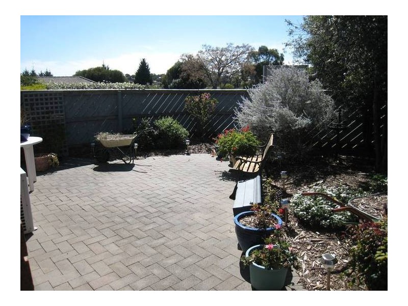 1/56 Arthur Phillip Drive, Endeavour Hills VIC 3802