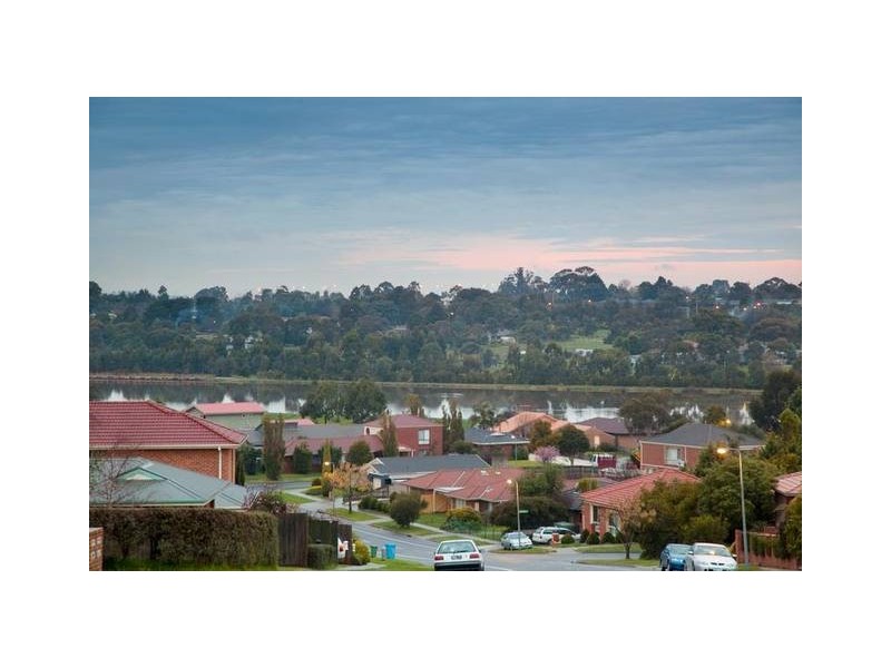 36 David Collins Drive, Endeavour Hills VIC 3802