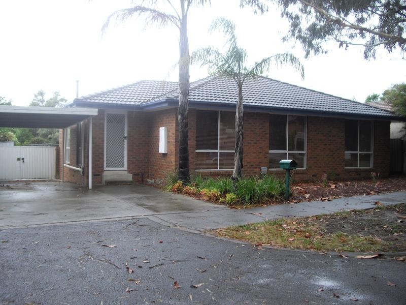 11 Bowen Crt, Berwick VIC 3806