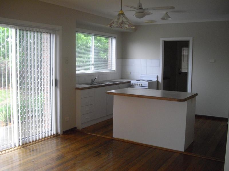 11 Bowen Crt, Berwick VIC 3806