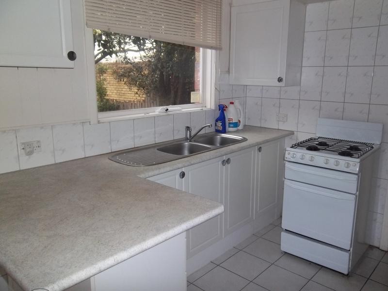 4 Redpath Cres, Springvale VIC 3171