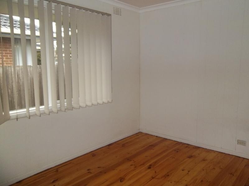 4 Redpath Cres, Springvale VIC 3171