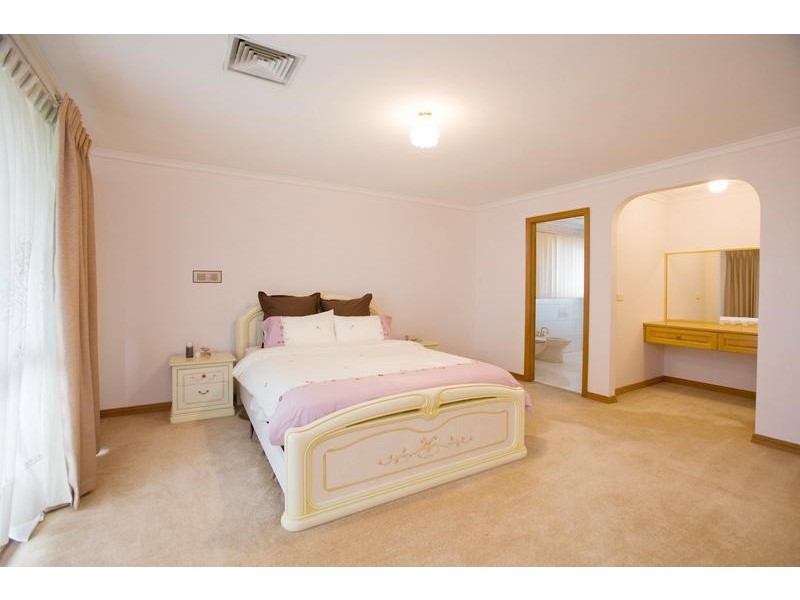 74 Bellbrook Drive, Dandenong North VIC 3175