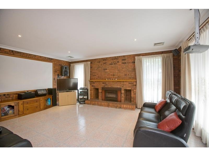 74 Bellbrook Drive, Dandenong North VIC 3175