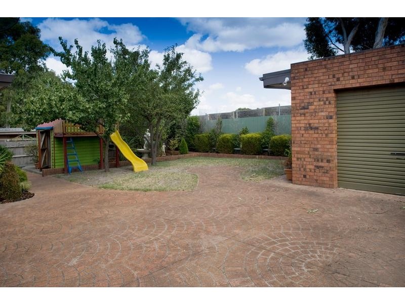 74 Bellbrook Drive, Dandenong North VIC 3175