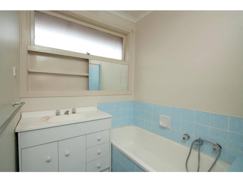 2 Jacksons Road, Noble Park North VIC 3174
