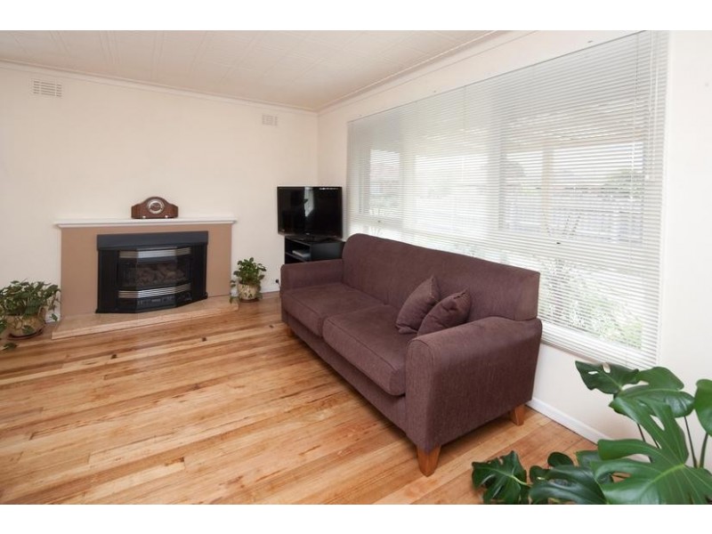 64 Hanleth Avenue, Springvale VIC 3171