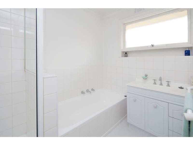 64 Hanleth Avenue, Springvale VIC 3171