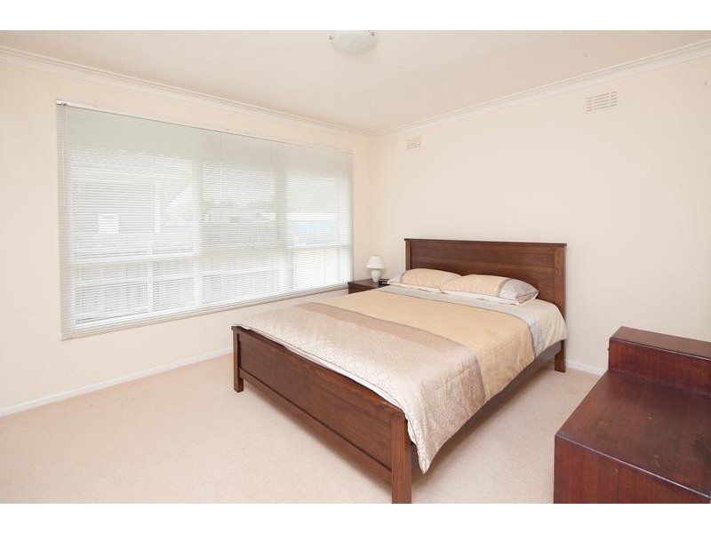 64 Hanleth Avenue, Springvale VIC 3171