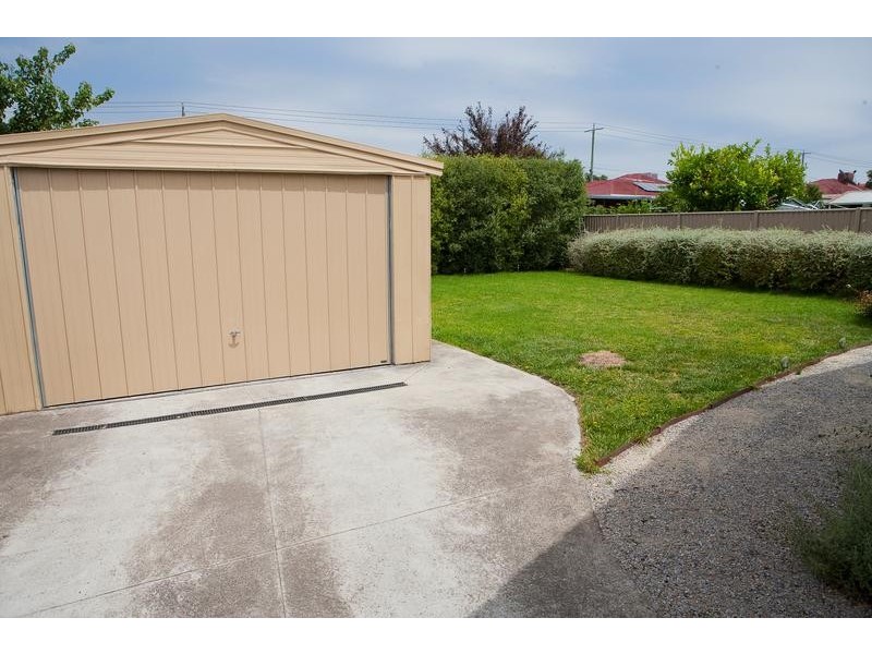 64 Hanleth Avenue, Springvale VIC 3171