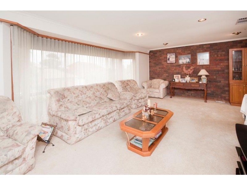 23 Bellbrook Drive, Dandenong North VIC 3175