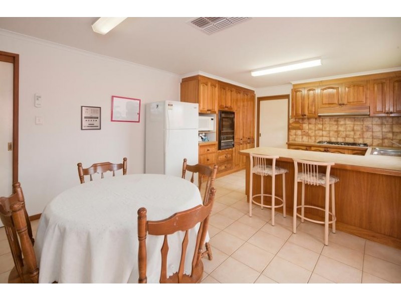 23 Bellbrook Drive, Dandenong North VIC 3175