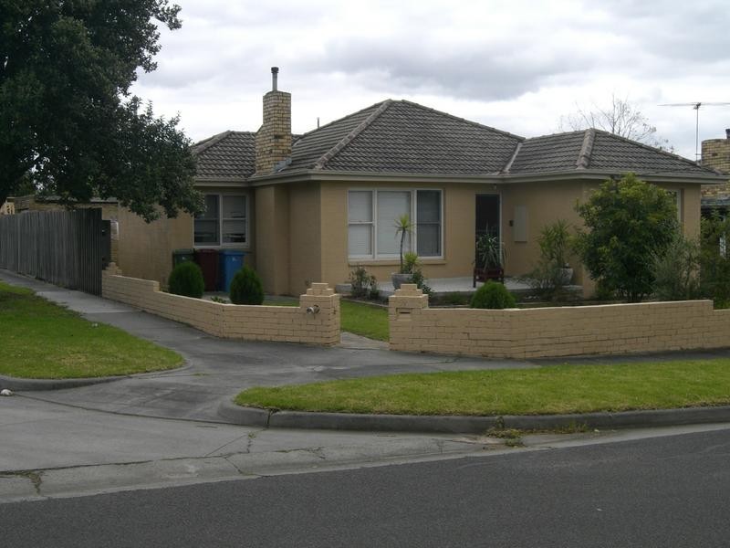 5 McNab Court, Dandenong VIC 3175