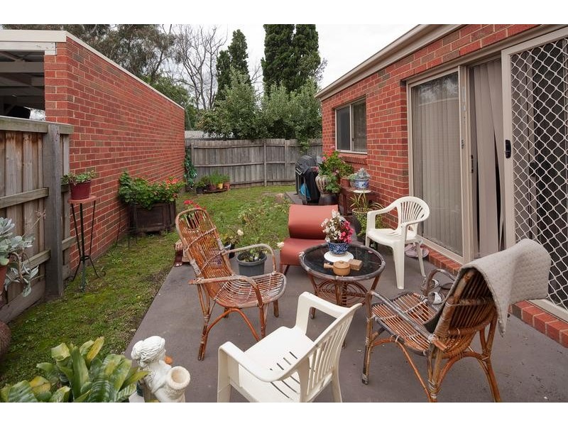 2/4 Lyons Court, Dandenong North VIC 3175