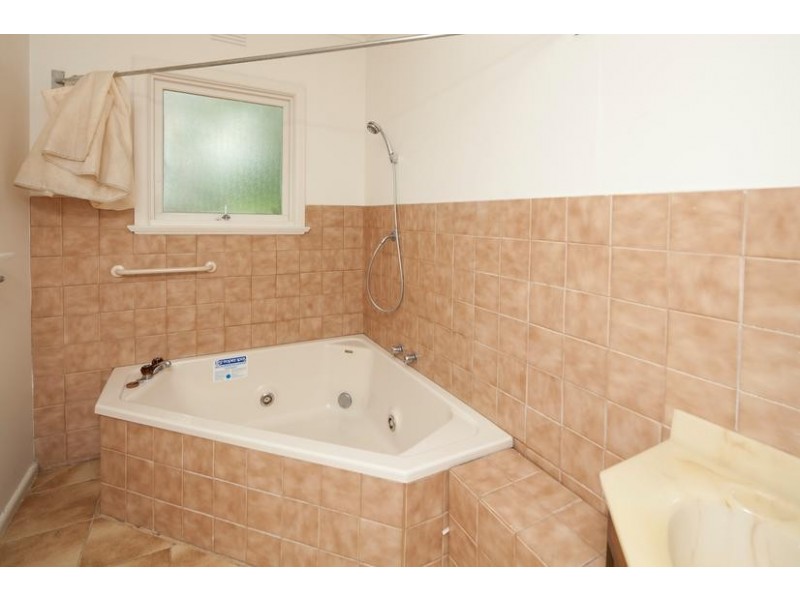 24 Barbara Avenue, Dandenong North VIC 3175