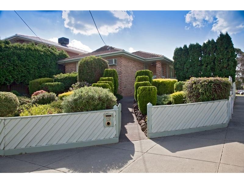 19 Manning Drive, Noble Park North VIC 3174