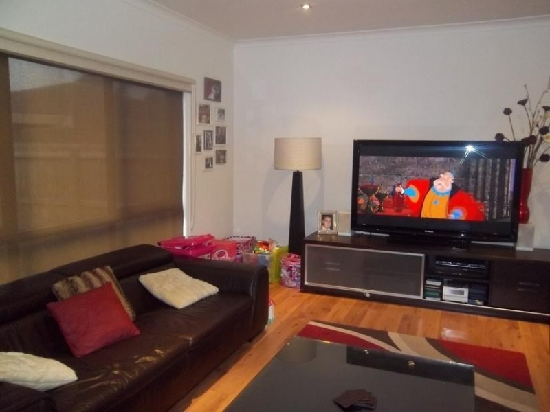 2/11 Lammas court, Mulgrave VIC 3170