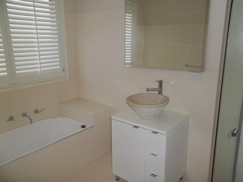 2/4 Jeannette court, Mulgrave VIC 3170