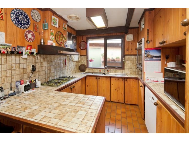 18 Withers Avenue, Mulgrave VIC 3170