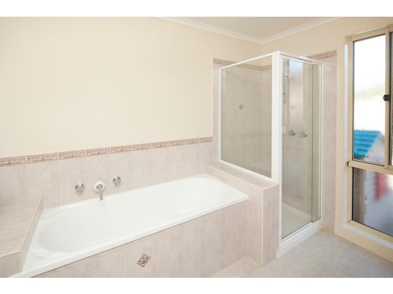 43 Albrecht Avenue, Berwick VIC 3806