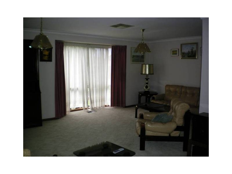 35 McKeon Circuit, Dandenong North VIC 3175