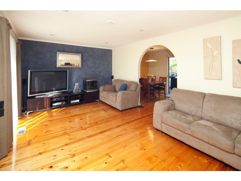 8 Adams Court, Dandenong North VIC 3175