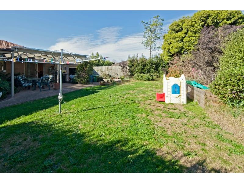 8 Adams Court, Dandenong North VIC 3175