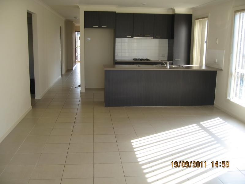 90 Silverwattle Drive, Lyndhurst VIC 3975