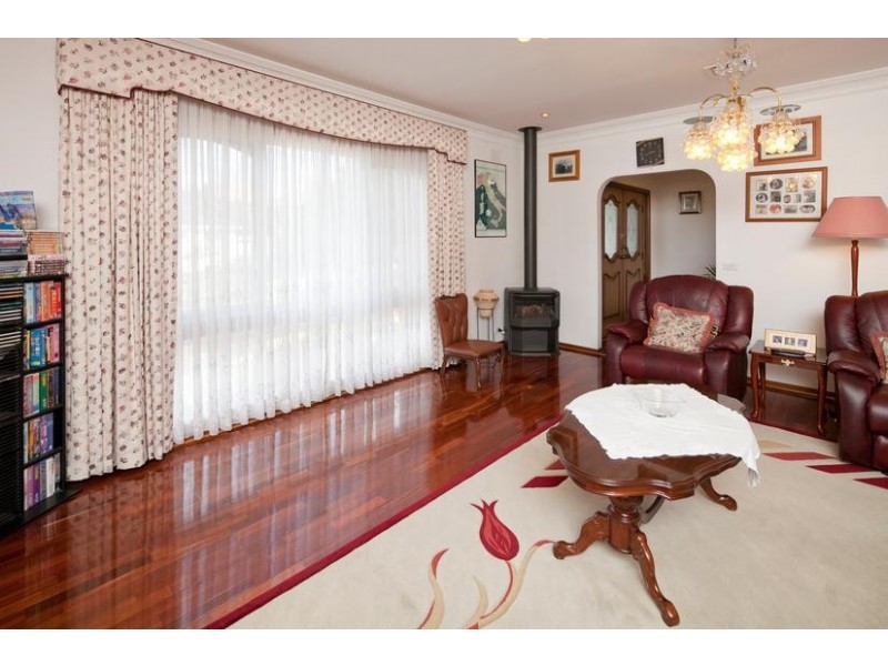 77 Gladeswood Drive, Mulgrave VIC 3170