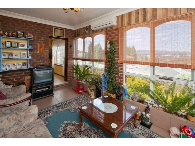 77 Gladeswood Drive, Mulgrave VIC 3170