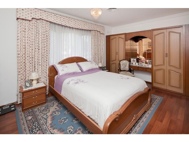 77 Gladeswood Drive, Mulgrave VIC 3170
