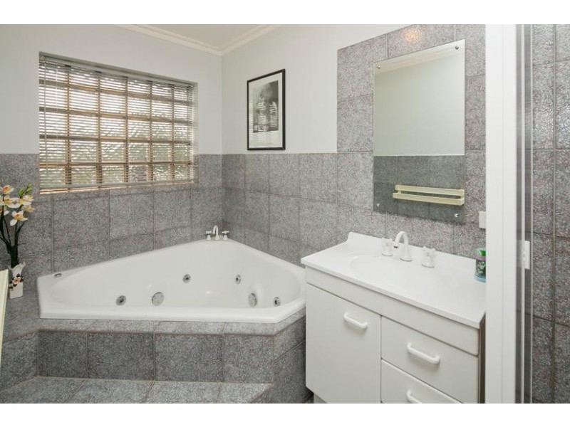 15 Galloway street, Dandenong North VIC 3175