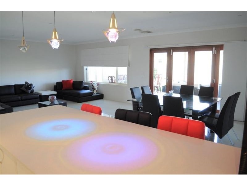 5 Mermaid grove, Lyndhurst VIC 3975