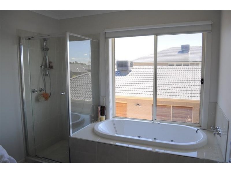 5 Mermaid grove, Lyndhurst VIC 3975