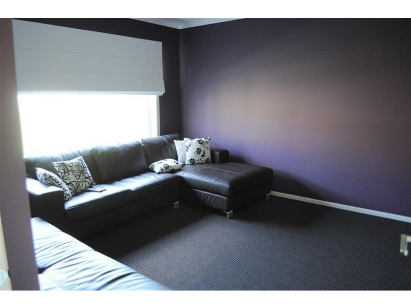 5 Mermaid grove, Lyndhurst VIC 3975