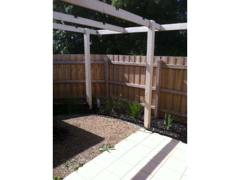 1/78 endeavour drive, Cranbourne North VIC 3977