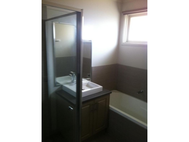 1/78 endeavour drive, Cranbourne North VIC 3977