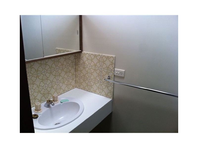 8 Oxford Court, Dandenong North VIC 3175