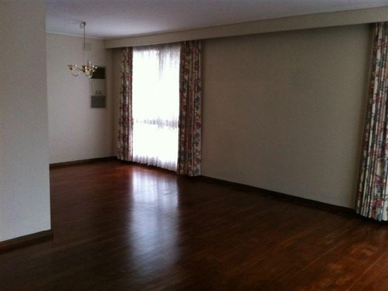 8 Oxford Court, Dandenong North VIC 3175